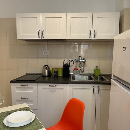 The Best Rent - Spacious One-Bedroom Apartment Near Colosseum Rome Extérieur photo